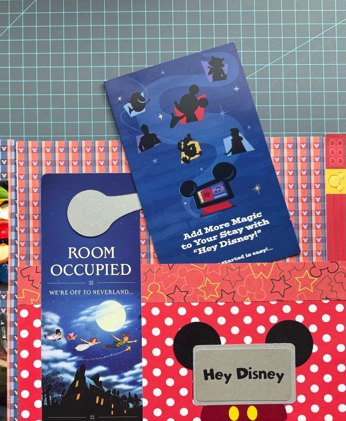 2023: Disney Trip - Pop Century Resort - Pocket pulled out